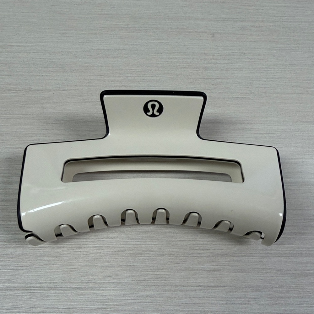 Lululemon extra large clip